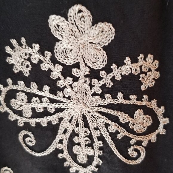 Beautiful Top, Black Embroidered Tunic - M - Picture 5 of 5